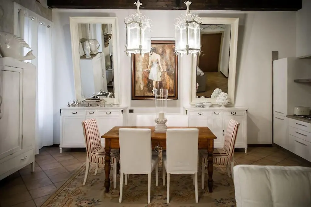 Piazza Erbe Luxury Apartment Verona 0*,
